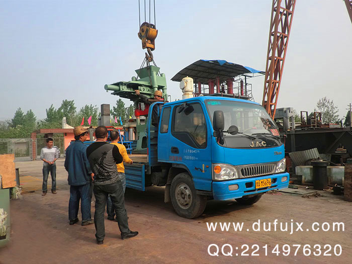 廣東魚餌壓塊機發(fā)貨現場